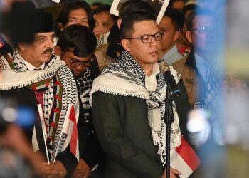 Kecam Israel, Menlu Sugiono: Penahanan terhadap 9 WNI Misi GSF Adalah Pelanggaran Hukum Internasional 25 Menlu RI Sugiono kepada awak media di Bandara Soekarno-Hatta, Minggu (24/5/2026).. Foto : Dok.Kemlu RI / Lingkar
