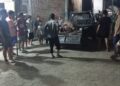 Kerbau Kurban Lepas di Kudus, Seruduk 2 Pemotor 26 Petugas dan masyarakat mengamankan kerbau kurban yang lepas di wilayah Kecamatan Jati, Kabupaten Kudus pada Rabu, 27 Mei 2026 malam. (Nisa Hafizhotus Syarifa/Lingkarjateng.id)
