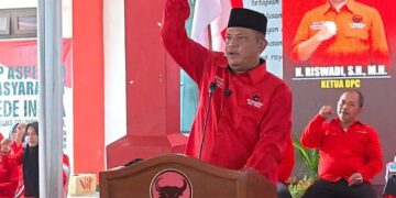 298 Kader Berebut Kursi Ketua PAC PDI Perjuangan Pekalongan 10 Ketua DPC PDI Perjuangan Kabupaten Pekalongan, Riswadi, dalam acara Musyawarah Anak Cabang (Musancab) di Kantor DPC Kajen pada Rabu, 20 Mei 2026. (Fahri Akbar/Lingkarjateng.id)