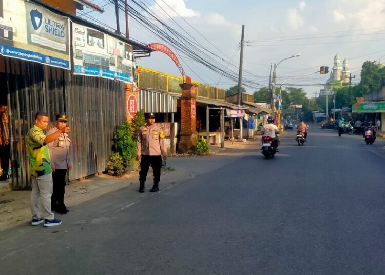 Lokasi yang diduga menjadi tempat penganiayaan dua remaja di Jalan Raya Kudus-Colo, Desa Rejosari, Kecamatan Dawe, Kabupaten Kudus, Jumat (8/5). Foto : Nisa Hafizhotus Syarifa/Lingkar