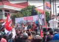 Suasana demo nelayan di Alun-Alun Simpang Lima Kabupaten Pati pada Senin, 4 Mei 2026. (dok for Harianmuria.com)