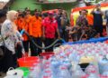 Pemkab Pekalongan mendistribusikan bantuan air bersih kepada warga terdampak kekeringan saat musim kemarau tahun 2025. (Fahri Akbar/Lingkarjateng.id)