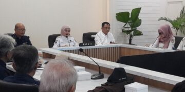Bupati Kendal, Dyah Kartika Permanasari, menerima kunjungan Dewan Guru Besar UGM di Ruang Paringgitan Setda Kendal, Rabu, 6 Mei 2026. (Anik Kustiani/Lingkarjateng.id)