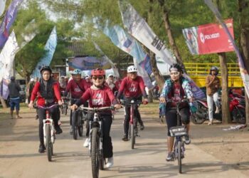 Bupati Kendal Ikut Gowes dari Cepiring hingga Pantai Indah Kemangi