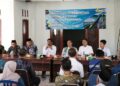 Bupati Rembang, Harno, memberi sambutan dalam sosialisasi pembangunan Embung Kaliombo di Balai Desa Kaliombo, Kecamatan Sulang, Kabupaten Rembang, Selasa, 12 Mei 2026. (Vicky Rio/Lingkarjateng.id)