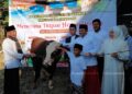 Bupati Semarang, Ngesti Nugraha, saat menyerahkan sapi kurban ke takmir Masjid Agung Al-Mabrur Kabupaten Semarang, Rabu, 27 Mei 2026. (Hesty Imaniar/Lingkarjateng.id)