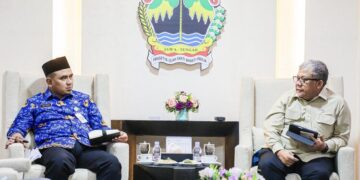 Wamen PKP Fahri Hamzah saat bertemu Wakil Gubernur Jawa Tengah Taj Yasin Maimoen di Kantor Gubernuran, Kota Semarang, Senin, 18 Mei 2026. (Humas Pemprov Jateng/Lingkarjateng.id)