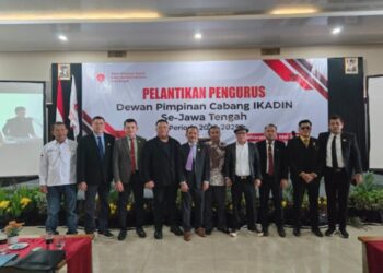Gratis 50 Hari, Warga Rembang Bisa Manfaatkan Pendampingan Hukum dari IKADIN 25 Pelantikan pengurus Dewan Pimpinan Cabang Ikatan Advokat Indonesia (IKADIN) se-Jawa Tengah pada Minggu, 24 Mei 2026. (Vicky Rio/Lingkarjateng.id)