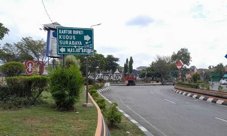 PMDN Turun, PMA di Demak Meningkat Signifikan Jadi Penopang Pertumbuhan Investasi di Jateng 25 Suasana di Kota Wali Kabupaten Demak. Foto : Burhan/Lingkar