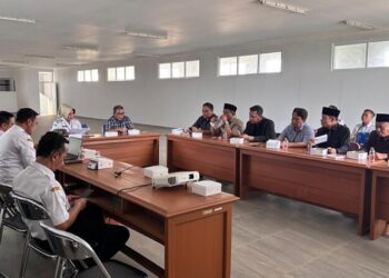 Komisi C DPRD Kabupaten Pekalongan meninjau langsung progres pembangunan RSUD Kraton di Kampil, Wiradesa, Rabu (13/5). Foto : Fahri Akbar/Lingkar