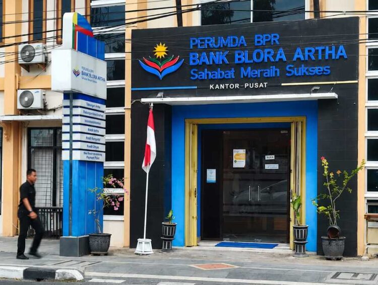 Tersandung Kasus Tipikor, BPR Blora Artha Tidak Layani Pinjaman 25 Kantor Pusat Perseroda BPR Bank Blora Artha. Foto : Eko Wicaksono/Lingkar