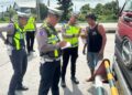 Operasi penindakan pelanggaran (Dakgar) dan penyekatan terhadap kendaraan angkutan barang bersumbu tiga atau lebih. Foto : Dok.Satlantas Polres Batang/Lingkar