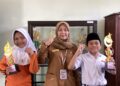 Lewat Ekskul Mendongeng, Siswa SD 3 Ngembal Kulon di Kudus Raih Prestasi 26 Siswa SD 3 Ngembal Kulon yang meraih prestasi di ajang FLS3N Kecamatan Jati belum lama ini. Foto: Nisa Hafizhotus Syarifa/Lingkar