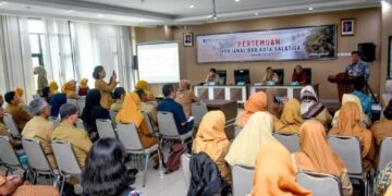 Wali Kota Salatiga Robby Hernawan membuka pertemuan Kelompok Kerja Operasional (Pokjanal) DBD Kota Salatiga Tahun 2026 di Kantor Setda, Selasa, 19 Mei 2026. (dok for Lingkarjateng.id)