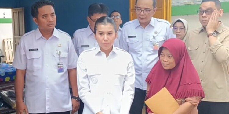 Keluarga Sutinah di Kudus