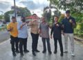 Kepala Bakesbangpol Alfebian Yulando dan jajaran saat memantau konvoi May Day para buruh di Alun-alun Kendal, Jumat, 1 Mei 2026. (Anik Kustiani/Lingkarjateng.id)