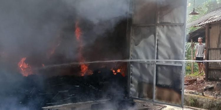 TKP: Oven pengering kayu di Desa Sekuro, Kecamatan Mlonggo, Kabupaten Jepara terbakar pada Rabu, 6 Mei 2026. (dok for Lingkarjateng.id)