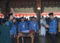 Bupati Jepara, Witiarso Utomo, saat melantik PNS formasi tahun 2024 di Pendopo R.A. Kartini Jepara, Rabu, 6 Mei 2026. (Tomi Budianto/Lingkarjateng.id)
