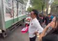 Yakusa Pati membagikan nasi kota ke pengguna jalan Jumat, 22 Mei 2026. (Dok. Pribadi/Lingkarjateng.id)