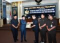 Plt Bupati Pekalongan Sukirman menghadiri Rapat Paripurna DPRD Kabupaten Pekalongan dengan agenda penyampaian rekomendasi atas LKPJ Tahun Anggaran 2025 di Kajen, Kamis, 30 April 2026. (Fahri Akbar/Lingkarjateng.id)