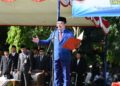 Sukirman saat memimpin upacara peringatan Hari Pendidikan Nasional 2026 di Lapangan Setda Kabupaten Pekalongan, Sabtu, 2 Mei 2026. (Fahri Akbar/Lingkarjateng.id)