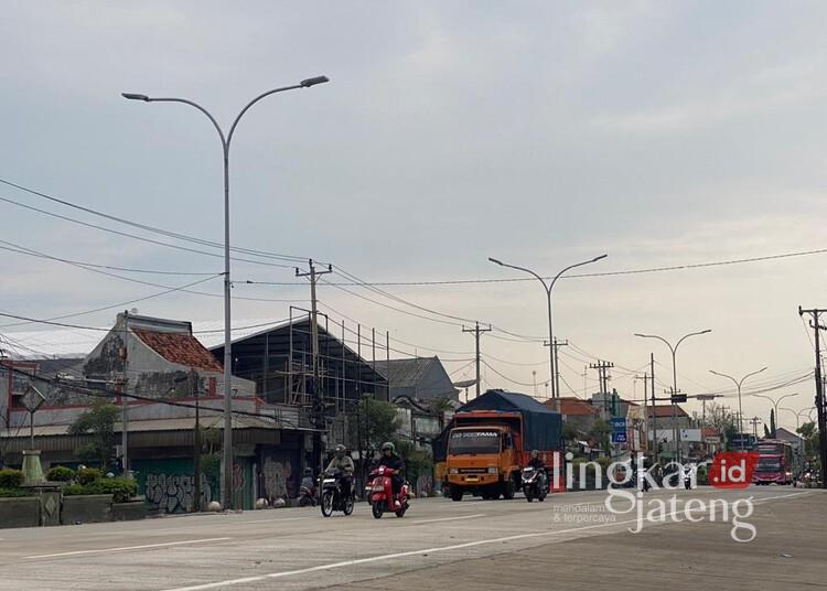 Bupati Batang Siapkan Pembangunan 9.387 Titik Penerangan Jalan Umum 25 Jalan Pantura di Kabupaten Batang. (Diskominfo Batang/Lingkarjateng.id)
