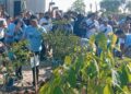 Gubernur Jawa Tengah Ahmad Luthfi menanam pohon di lokasi tambang CV Jati Kencana, Desa Kandangan, Kecamatan Bawen, Kabupaten Semarang, Rabu, 13 Mei 2026. (Angga Rosa/Lingkarjateng.id)