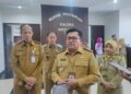 Wali Kota Robby Hernawan menjawab pertanyaan wartawan usai menghadiri Forum Konsultasi Publik (FKP) tentang Layanan Kesehatan yang digelar RSUD Salatiga di Ruang Kaloka, Kantor Setda, Selasa, 26 Mei 2026. (Angga Rosa/Lingkarjateng.id)