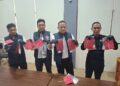 Satresnarkoba Polres Narkoba menunjukkan barang bukti kasus pengedaran obat-obatan terlarang dalam konferensi pers di Mapolres Kendal, Senin, 4 Mei 2026. (Unggul Priambodo/Lingkarjateng.id)