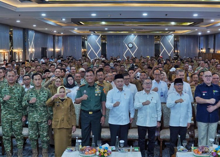 Siap Perkuat Sinergi, Pangdam IV/Diponegoro Hadiri Munas II PAPDESI 25 Suasana pembukaan Musyawarah Nasional (Munas) II Perkumpulan Aparatur Pemerintah Desa Seluruh Indonesia (PAPDESI) Tahun 2026 di Operation Room Kementerian Desa dan Pembangunan Daerah Tertinggal (Kemendes PDT) RI, Jakarta, Senin, 11 Mei 2026. (dok for Lingkarjateng.id)