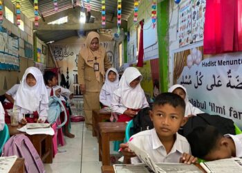Kisah Sutimah, Guru SD di Kudus Rela PP dari Boyolali Selama 15 Tahun