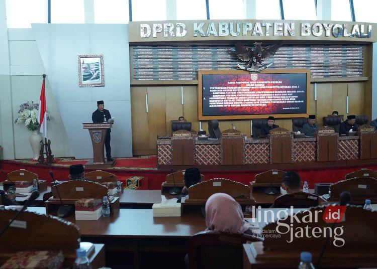 Fraksi DPRD Boyolali Sampaikan Pandangan Soal 2 Ranperda Usulan Bupati 25 Rapat paripurna dengan agenda penyampaian pandangan umum fraksi terhadap dua Rancangan Peraturan Daerah (Ranperda) usulan Bupati Boyolali di Ruang Rapat Paripurna S. Paryanto, Senin, 25 Mei 2026. (Dok. Pemkab Boyolali/Lingkarjateng.id)