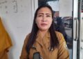 Kepala Bidang (Kabid) Koperasi pada Dinas Perdagangan, Koperasi, dan UKM (Disdagkop UKM) Kabupaten Kendal, Jumaiyah, saat diwawancara awak media, Senin 4 Mei 2026. (Anik Kustiani/Lingkarjateng.id)