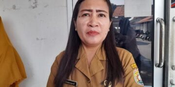 Kepala Bidang (Kabid) Koperasi pada Dinas Perdagangan, Koperasi, dan UKM (Disdagkop UKM) Kabupaten Kendal, Jumaiyah, saat diwawancara awak media, Senin 4 Mei 2026. (Anik Kustiani/Lingkarjateng.id)