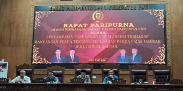Rapat paripurna dengan agenda penyampaian pendapat Plt Bupati Pati terhadap Rancangan Perda tentang Perubahan Perda Pajak dan Retribusi Daerah, Kamis, 7 Mei 2026. (Lingkarjateng.id)