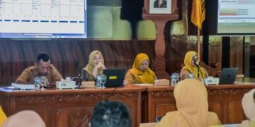 Asisten Administrasi Umum Setda Kabupaten Pekalongan Ari Lailani saat membuka kegiatan Fasilitasi Reformasi Birokrasi Tahun 2026 di Aula Setda, Selasa, 12 Mei 2026. (Fahri Akbar/Lingkarjateng.id)