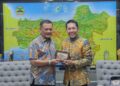 Gubernur Luthfi dan NTU Singapura Jajaki Kerja Sama Program Beasiswa S2 untuk ASN Jateng 27 Gubernur Jawa Tengah, Ahmad Luthfi, berfoto dengan Senior Advisor NTSU Singapore, Mohamad Maliki bin Osman, di Kantor Gubernuran, Semarang, Jumat, 8 Mei 2026. (Humas Pemprov Jateng/Lingkarjateng.id)