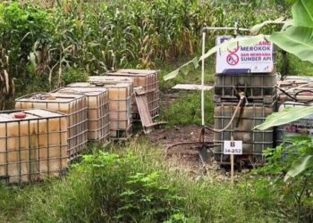 Sumur rakyat Dusun Klantung, Desa Sojomerto, Kendal resmi mengirim produksi minyak mentah ke Pertamina Cepu. Foto: Elza Nur Fauziah/Lingkar