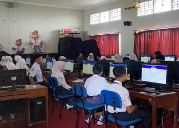 Pelaksanaan Tes Kemampuan Akademik disalah satu sekolah di Kudus. Foto : Abror/Lingkar