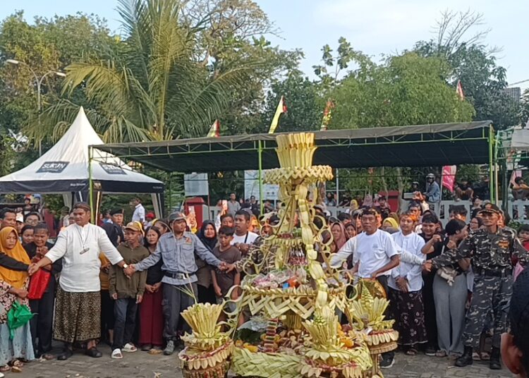 Tradisi Kirab Tebokan Kaliputu di Kudus. Foto : Dok.pribadi/lingkar