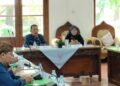 Sekda Eko Djumartono saat memimpin rapat koordinasi yang digelar di Pendapa Belakang Kabupaten Kudus, Selasa (23/6). Foto :Dok.Pemkab Kudus/Lingkar