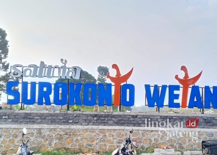 Bertepatan 1 Suro, Desa Surokonto Wetan Kendal Pasang Landmark Baru Penuh Filosofi 25 POTRET: Landmark baru Desa Suorokonto Wetan, Kecamatan Pageruyung, Kabupaten Kendal. (Anik Kustiani/Lingkarjatebg.id)