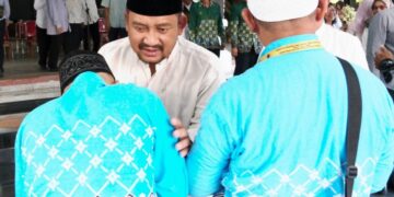 Bupati Pemalang, Anom Widiyantoro, menyambut kedatangan jemaah haji di pendopo kabupaten setempat pada Minggu, 7 Juni 2026. (dok Humas Pemkab Pemalang/Lingkarjateng.id)