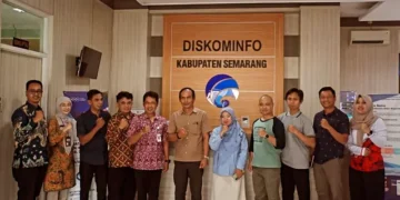 Cegah Money Politik, Bawaslu Konsolidasi Demokrasi dengan Diskominfo Semarang 10 Bawaslu melakukan konsolidasi demokrasi dengan Diskominfo menyiapkan langkah strategis dan memperkuat pendidikan politik kepada masyarakat. Foto : Dok.Diskominfo Semarang/Lingkar