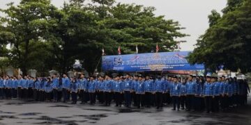 Para ASN Pemkab Pati saat mengikuti upacara di Halaman Pendopo Kabupaten Pati. (Antara/Lingkarjateng.id)