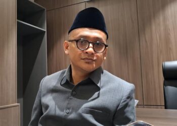 Anggota Komisi A DPRD Kota Semarang, Ali Umar Dhani, saat diwawancarai awak media pada Rabu, 3 Juni 2026. (Syahril Muadz/Lingkarjateng.id)