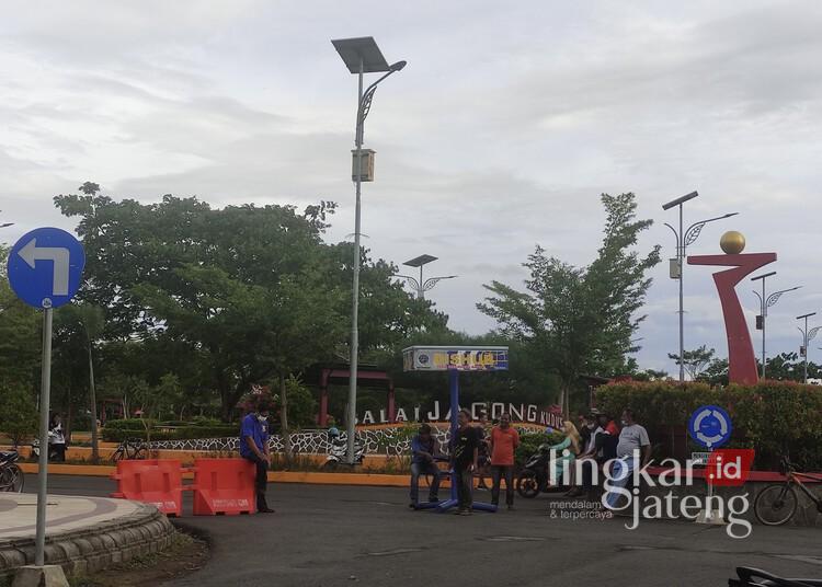 Dikeluhkan Semrawut, Balai Jagong Kudus Diusulkan Dikelola Satu OPD 25 Balai Jagong Kudus. (Nisa Hafizhotus S./Lingkarjateng.id)