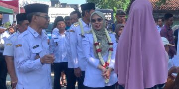 Bupati Demak, Eisti'anah, melaksanakan program Demang Ngantor Deso di Desa Mangunrejo, Kecamatan Kebonagung, Rabu, 10 Juni 2026. (M. Burhanuddin Aslam/Lingkarjateng.id)
