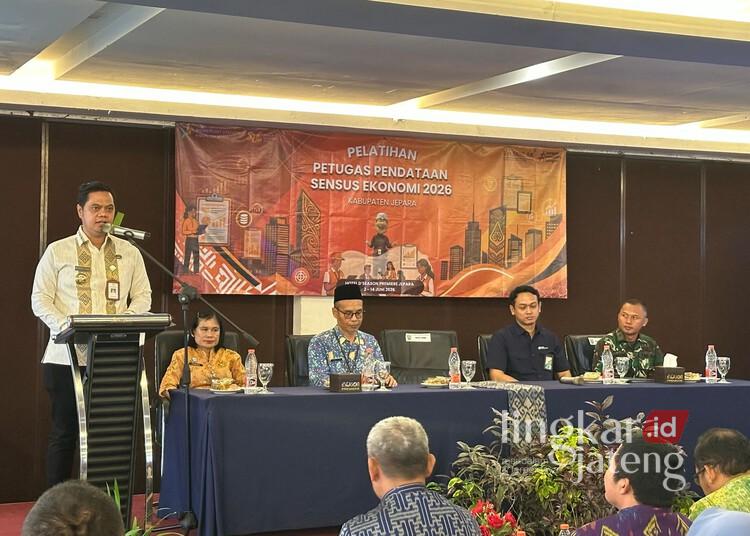 Jelang Sensus Ekonomi 2026, Bupati Jepara Minta Petugas Kumpulkan Data Akurat 25 Bupati Jepara, Witiarso Utomo, memberi sambutan dalam acara pelatihan petugas sensus ekonomi di Hotel D’Season Premier Bandengan pada Selasa, 2 Juni 2026. (Tomi Budianto/Lingkarjateng.id)