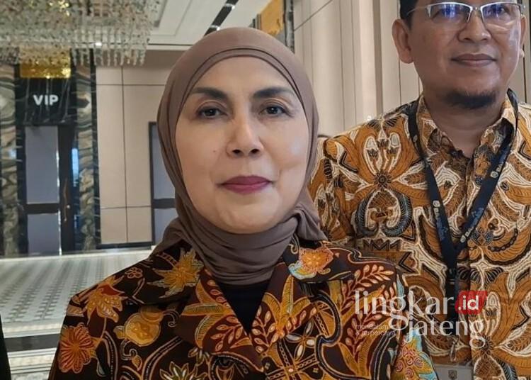 Dongkrak PAD, Bupati Kendal Genjot Digitalisasi Transaksi Keuangan Daerah 25 Bupati Kendal, Dyah Kartika Permanasari, saat memberi keterangan kepada awak media, Minggu, 14 Juni 2026. (Unggul Priambodo/Lingkarjateng.id)